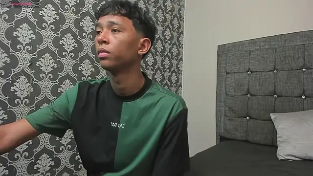 Little Twink19x online show from April 2026 07:15:02 PM