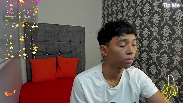Little Twink19x online show from June 2026 07:48:01 PM