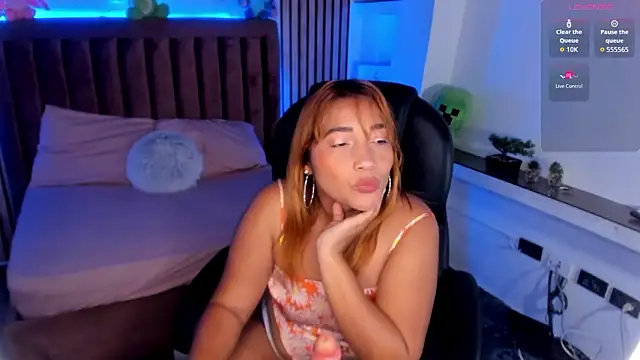 Miia Grey  online show from March 2026 01:15:02 PM