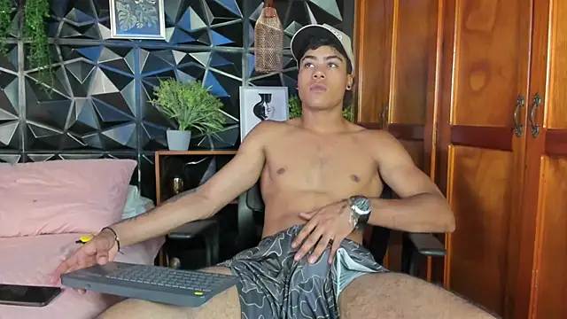 Jeremy wallker online show from April 2026 08:34:01 PM