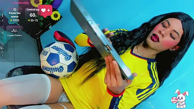 Alondra Wile online show from July 2026 07:39:02 PM