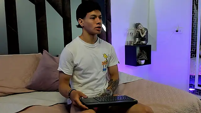 Snapshot of TonyPetrovjs chatting on March 2026 05:51:02 AM TonyPetrovjs online show from March 2026 05:51:02 AM