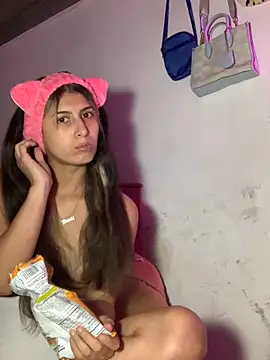 Snapshot of Candy_Lennon chatting on February 2026 01:18:02 AM Candy Lennon online show from February 2026 01:18:02 AM