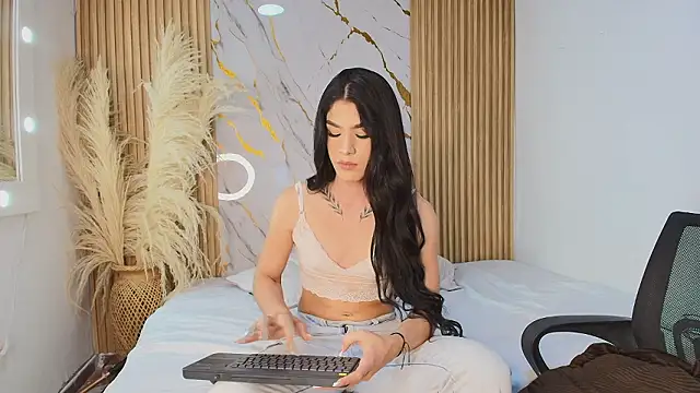 Aurorariccii online show from March 2026 04:56:02 AM