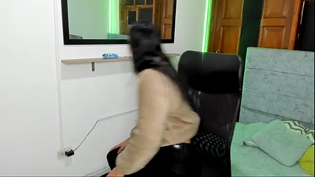 Aysha winxs online show from March 2026 03:13:01 AM