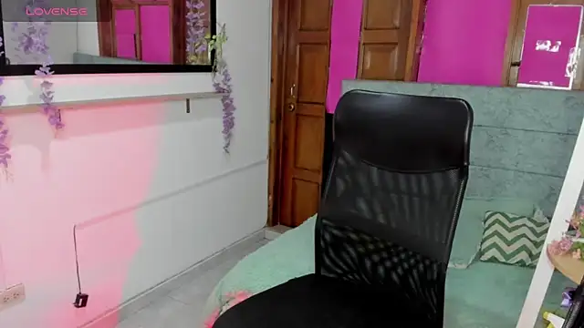 Snapshot of Aysha_winxs chatting on June 2026 03:23:02 AM Aysha winxs online show from June 2026 03:23:02 AM