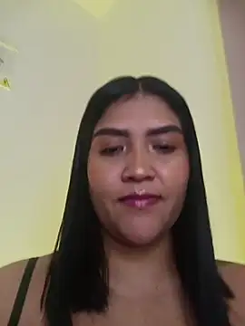 Snapshot of EmiliaVincenzo chatting on February 2026 02:55:02 AM EmiliaVincenzo online show from February 2026 02:55:02 AM