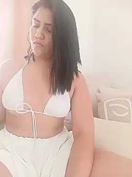 Snapshot of EmiliaVincenzo chatting on March 2026 01:22:01 PM EmiliaVincenzo online show from March 2026 01:22:01 PM