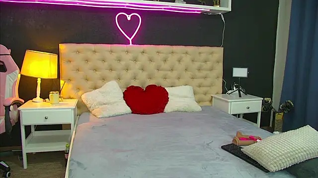 AuraMIlf online show from March 2026 03:46:01 PM