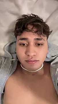 Alejandroml2 online show from March 2026 07:47:01 PM