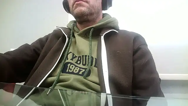 Snapshot of truble78 chatting on April 2026 12:29:02 PM truble78 online show from April 2026 12:29:02 PM