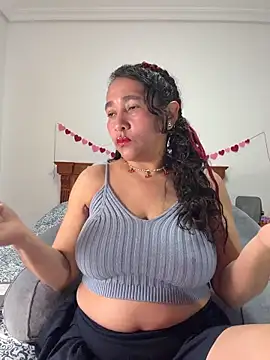 CrystalIvy online show from April 2026 12:28:01 AM