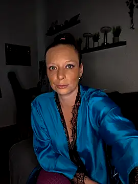 Snapshot of ZaramourXMrX chatting on May 2026 06:45:01 PM ZaramourXMrX online show from May 2026 06:45:01 PM