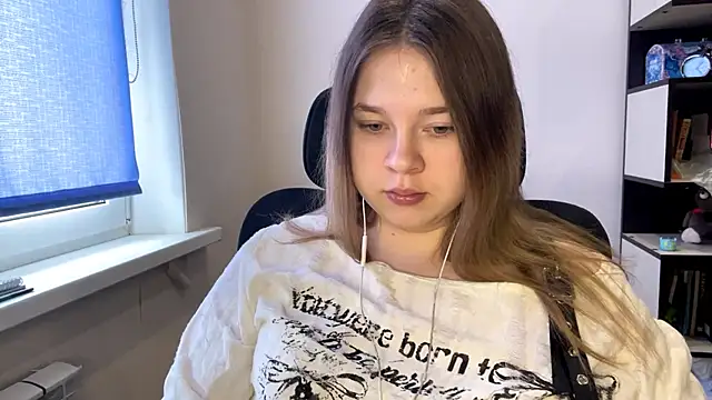 TomikoPfau online show from March 2026 07:41:01 AM