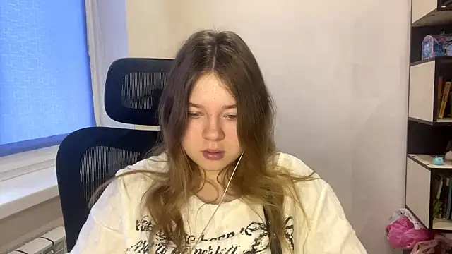 TomikoPfau online show from April 2026 03:13:01 AM