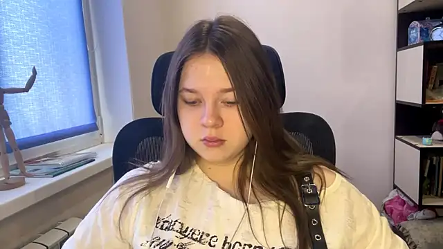 Snapshot of TomikoPfau chatting on March 2026 08:03:01 AM TomikoPfau online show from March 2026 08:03:01 AM