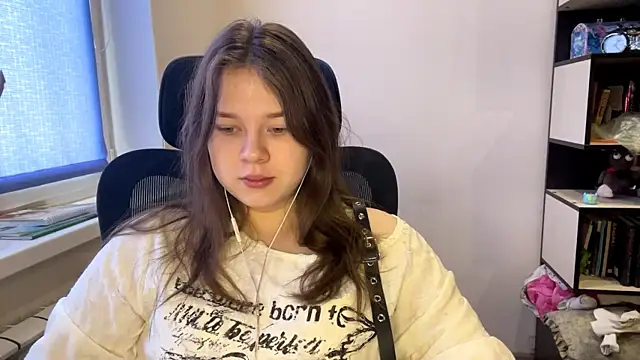 TomikoPfau online show from March 2026 07:37:02 AM