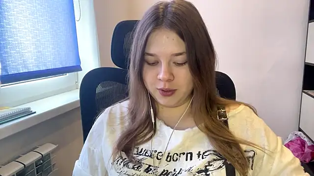 TomikoPfau online show from March 2026 08:15:02 AM