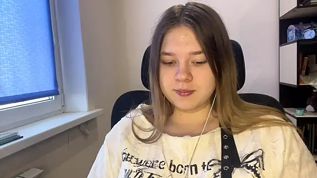 TomikoPfau online show from March 2026 03:27:01 AM