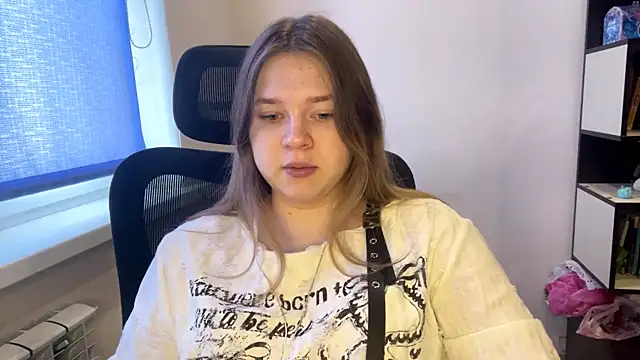 TomikoPfau online show from March 2026 07:43:02 AM