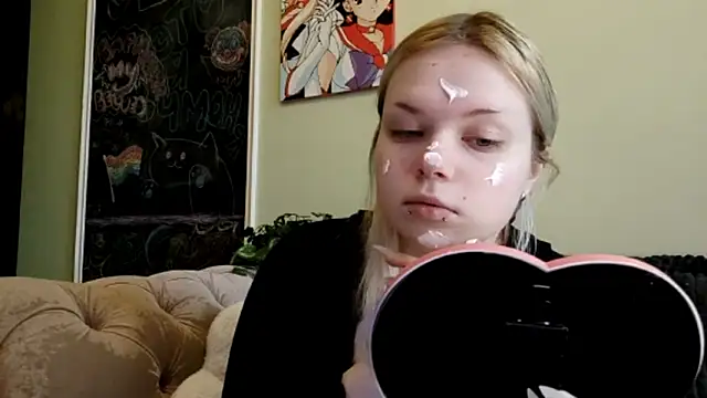 Snapshot of Karengilgun chatting on March 2026 01:19:02 PM Karengilgun online show from March 2026 01:19:02 PM