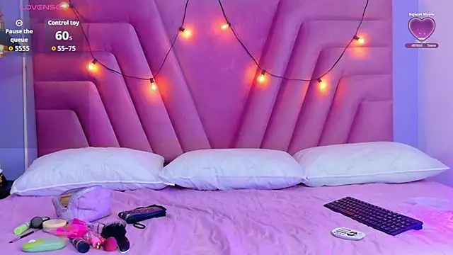 curvybuffgirllll online show from April 2026 07:30:01 PM