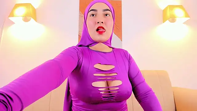 Malika Noor online show from April 2026 03:06:01 PM