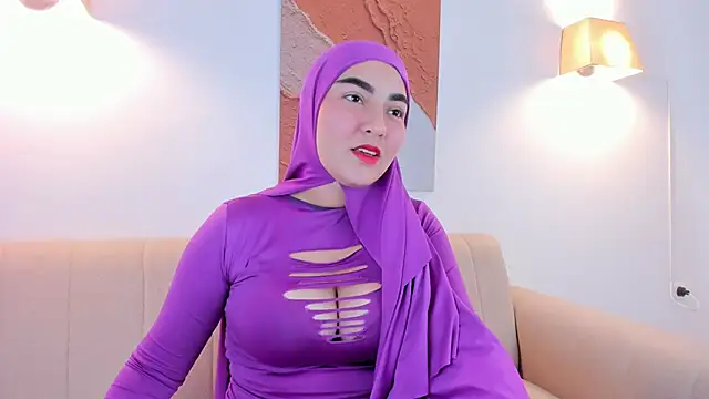 Snapshot of Malika_Noor chatting on May 2026 02:20:01 PM Malika Noor online show from May 2026 02:20:01 PM