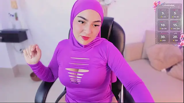 Malika Noor online show from March 2026 02:57:01 PM