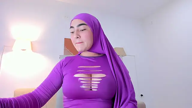 Snapshot of Malika_Noor chatting on June 2026 03:50:01 PM Malika Noor online show from June 2026 03:50:01 PM