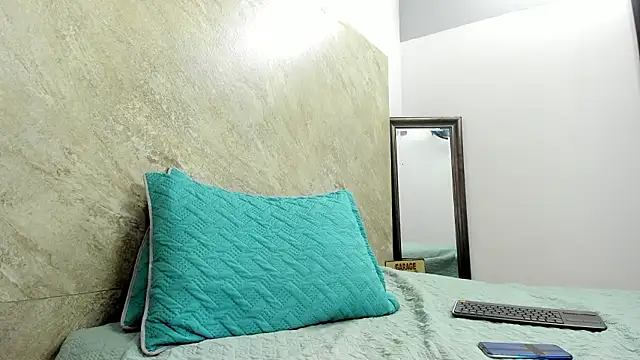 Mick-lollipop online show from March 2026 07:32:01 PM