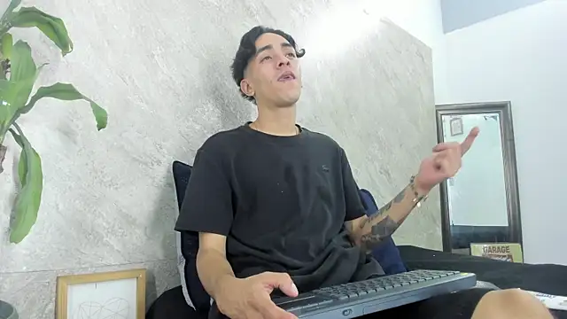 Mick-lollipop online show from April 2026 07:53:01 PM