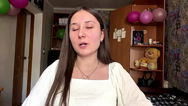 Snapshot of poly_princess chatting on March 2026 12:19:01 PM poly princess online show from March 2026 12:19:01 PM