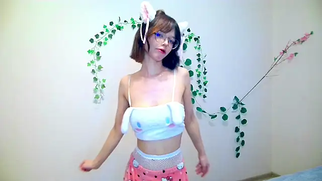 Kate Mooss online show from March 2026 03:26:02 PM