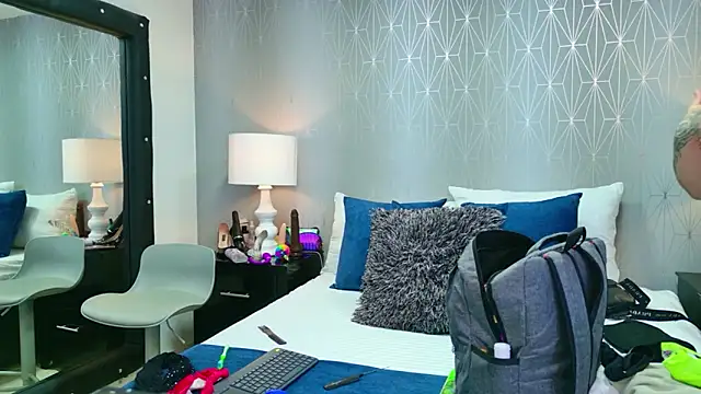 CherryTayloor online show from April 2026 03:25:02 AM