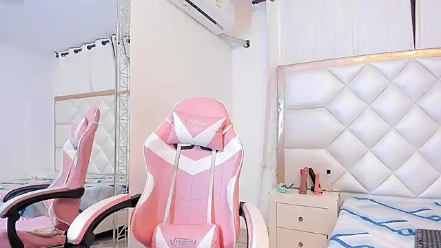 michelleblair1 online show from March 2026 01:37:01 PM