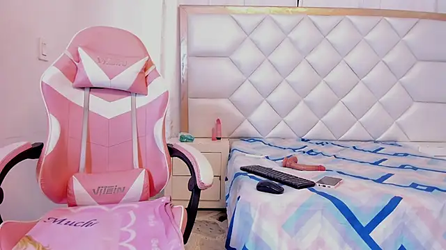 michelleblair1 online show from March 2026 01:13:01 PM