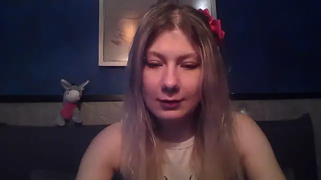 Foxy Bright online show from March 2026 12:32:02 PM