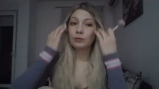 Foxy Bright online show from March 2026 07:25:01 PM