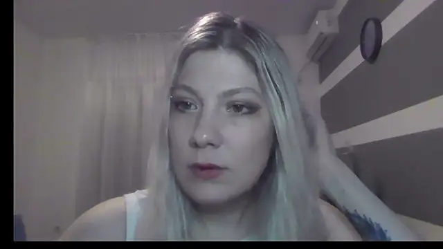 Foxy Bright online show from March 2026 08:04:02 PM