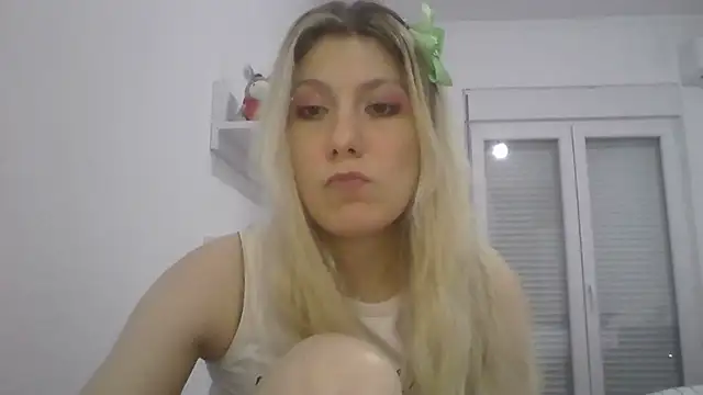 Foxy Bright online show from March 2026 07:37:01 PM