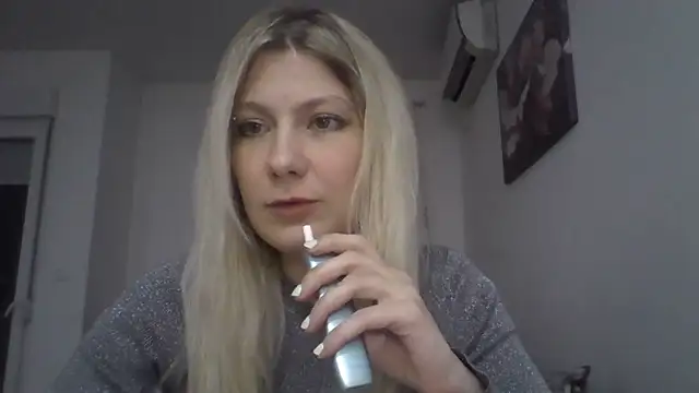 Foxy Bright online show from March 2026 07:18:02 PM