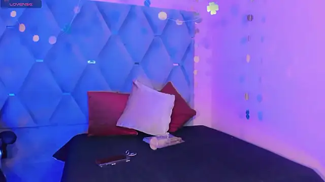 Daniiela Ember online show from March 2026 11:50:01 AM