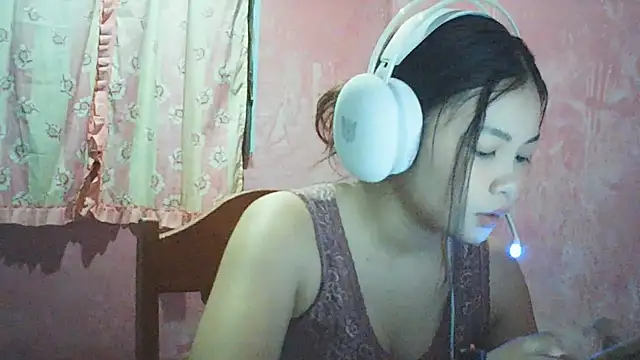 DessertFlower online show from April 2026 03:42:02 AM