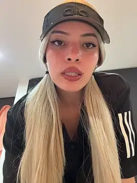 romanovanita online show from March 2026 04:17:02 AM