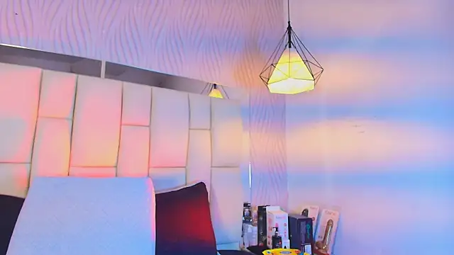 Lana Sliim online show from June 2026 12:10:02 PM