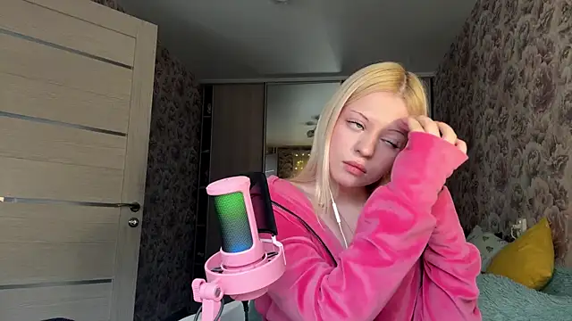 Snapshot of JeneeBIanks chatting on February 2026 11:12:02 AM JeneeBIanks online show from February 2026 11:12:02 AM