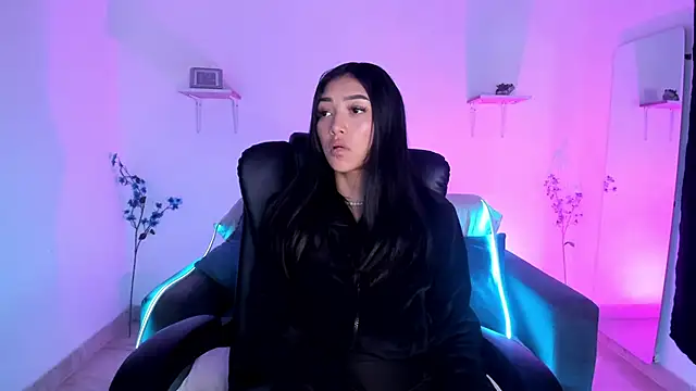 jaulyn 18 online show from March 2026 01:57:01 PM