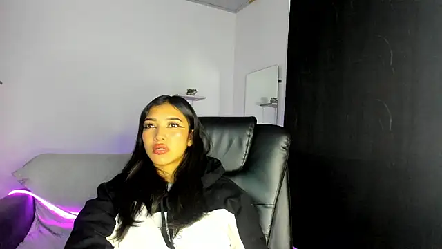 jaulyn 18 online show from March 2026 11:06:01 AM