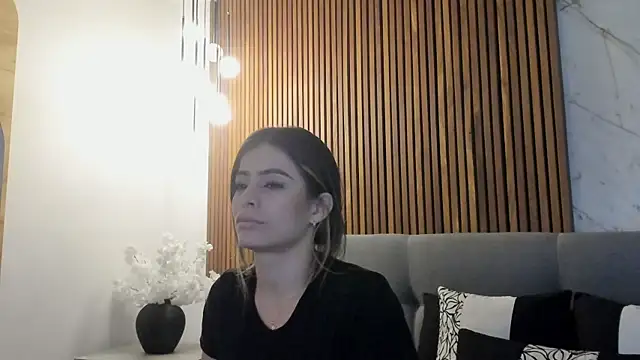 Snapshot of Amara_Velvet_ chatting on June 2026 04:02:02 PM Amara Velvet online show from June 2026 04:02:02 PM